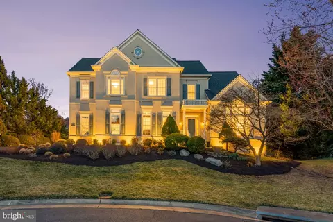 Exterior - 1421 Mayhurst Blvd, Mclean, VA 22102 photo 2 of 45