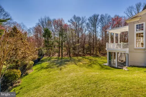 Exterior - 1421 Mayhurst Blvd, Mclean, VA 22102 photo 20 of 45