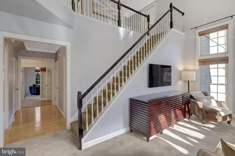 Entry Way - 1421 Mayhurst Blvd, Mclean, VA 22102 photo 9 of 12