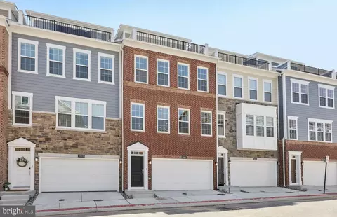10804 Willow Ter, Fairfax, VA 22030