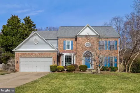 8305 Knotty Pine Ln, Fairfax Station, VA 22039