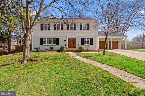 1003 Potomac Ln, Alexandria, VA 22308