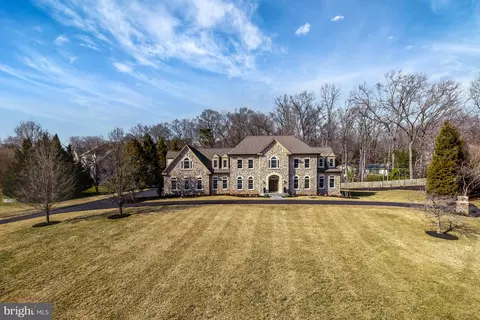 1078 Mill Field Ct, Great Falls, VA 22066
