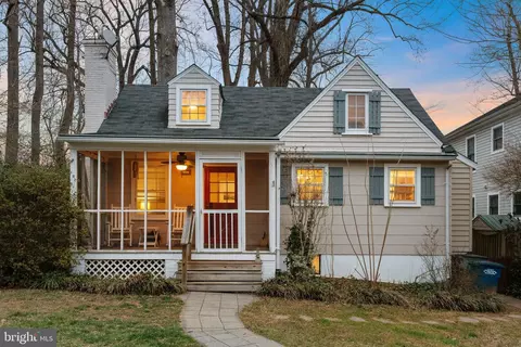 2835 Monroe St, Falls Church, VA 22042