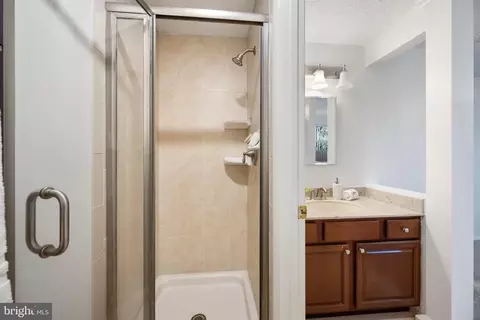 Bath - 8003 Steeple Chase Ct, Springfield, VA 22153 photo 3 of 5
