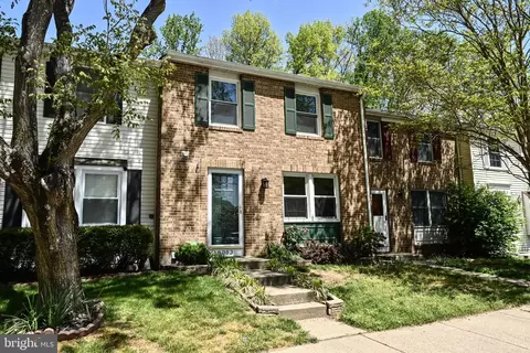 Exterior - 8003 Steeple Chase Ct, Springfield, VA 22153 photo 2 of 8