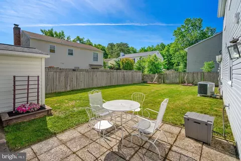 6825 Kite Flyer Ct, Springfield, VA 22150 photo 3