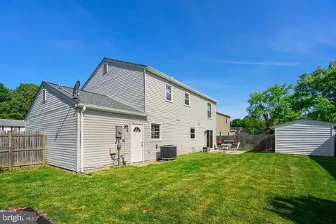 6825 Kite Flyer Ct, Springfield, VA 22150 photo 2