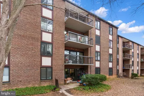 9708 Kingsbridge Dr #2, Fairfax, VA 22031