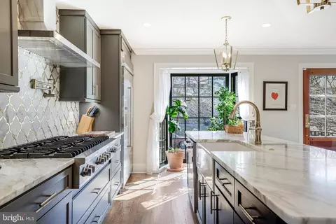 Kitchen - 1100 Pine Hill Rd, Mclean, VA 22101 photo 7 of 12