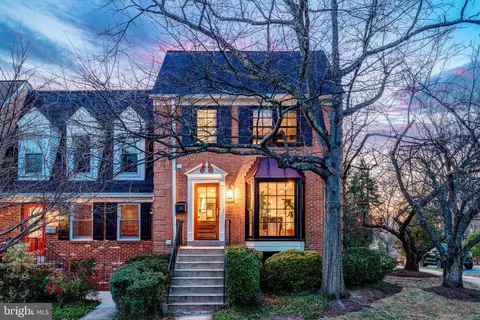 1100 Pine Hill Rd, Mclean, VA 22101