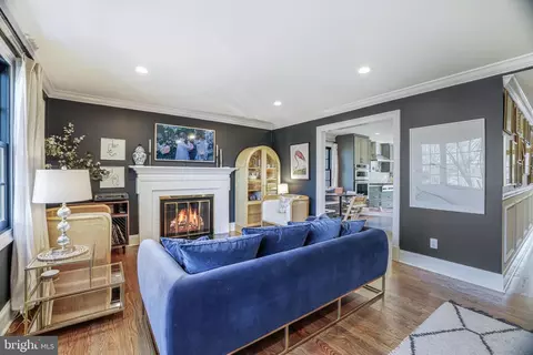 Living - 1100 Pine Hill Rd, Mclean, VA 22101 photo 2 of 2