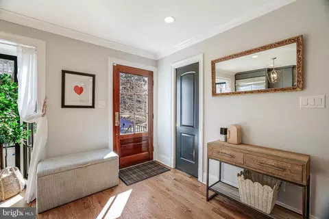 Entry Way - 1100 Pine Hill Rd, Mclean, VA 22101 photo 1 of 5