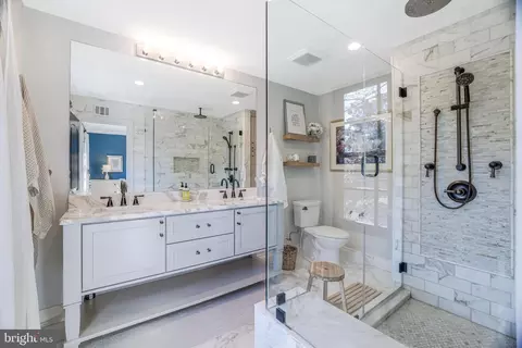 Bath - 1100 Pine Hill Rd, Mclean, VA 22101 photo 2 of 4