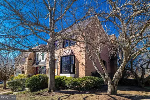 Exterior - 1100 Pine Hill Rd, Mclean, VA 22101 photo 5 of 11