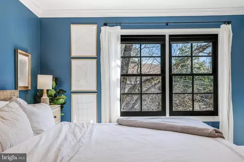 Bedroom - 1100 Pine Hill Rd, Mclean, VA 22101 photo 5 of 7
