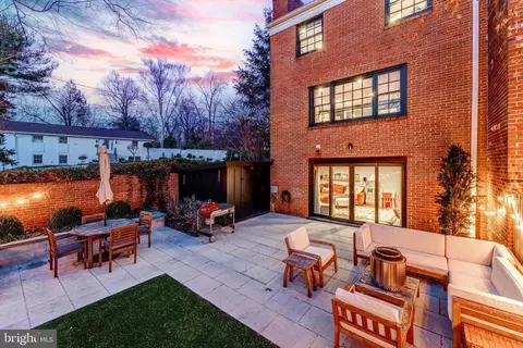 Exterior - 1100 Pine Hill Rd, Mclean, VA 22101 photo 11 of 11