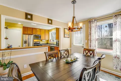 7606 Lauralin Pl, Springfield, VA 22150 photo 7