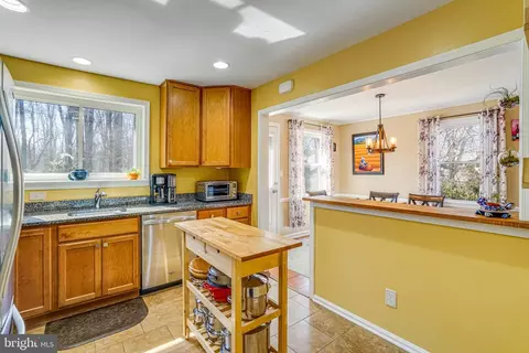 7606 Lauralin Pl, Springfield, VA 22150 photo 8