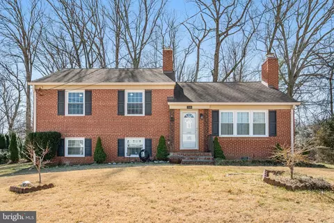 7606 Lauralin Pl, Springfield, VA 22150 photo 2