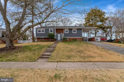 8512 Wagon Wheel Rd, Alexandria, VA 22309