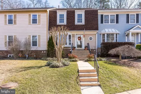 Exterior - 7303 Rolling Oak Ln, Springfield, VA 22153 photo 2 of 4