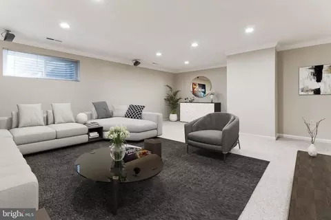 Living - 7303 Rolling Oak Ln, Springfield, VA 22153 photo 5 of 7