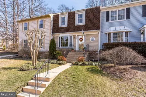 7303 Rolling Oak Ln, Springfield, VA 22153