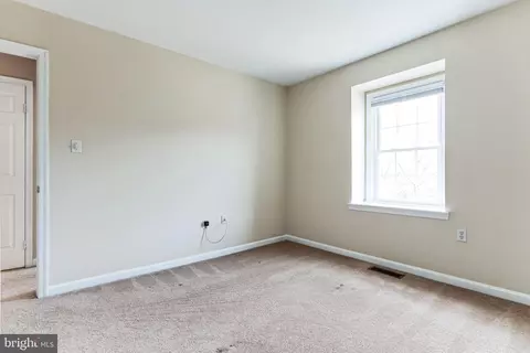 Bedroom - 7303 Rolling Oak Ln, Springfield, VA 22153 photo 4 of 6