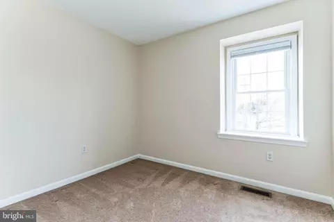 Bedroom - 7303 Rolling Oak Ln, Springfield, VA 22153 photo 5 of 6
