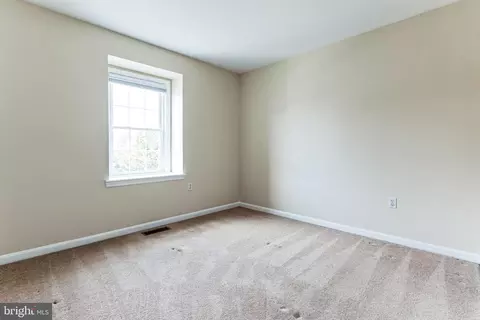 Bedroom - 7303 Rolling Oak Ln, Springfield, VA 22153 photo 3 of 6