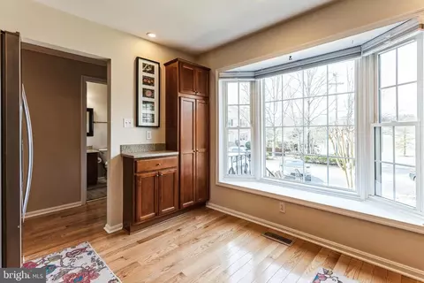 Entry Way - 7303 Rolling Oak Ln, Springfield, VA 22153 photo 3 of 3