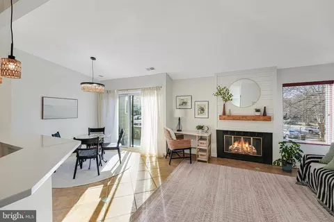 1914 B Villaridge Dr, Reston, VA 20191