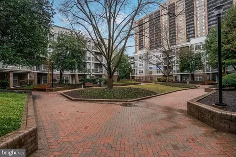 5575 Seminary Rd #213, Falls Church, VA 22041
