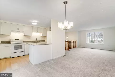 8288 Morning Dew Ct, Springfield, VA 22153 photo 10