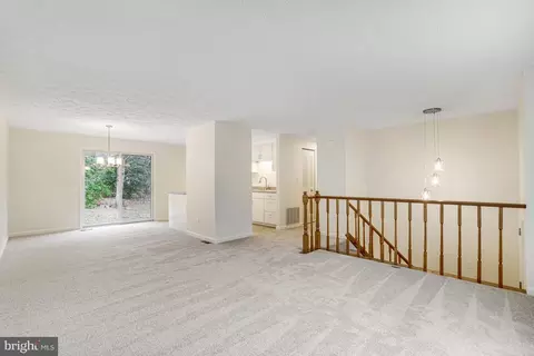 8288 Morning Dew Ct, Springfield, VA 22153 photo 6