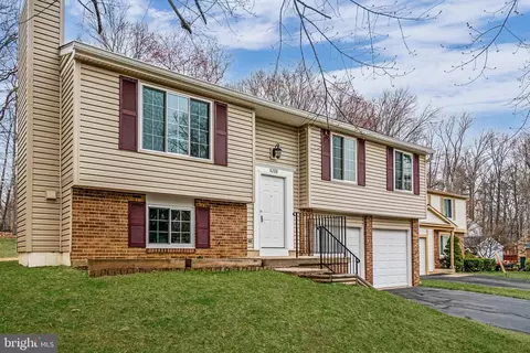 8288 Morning Dew Ct, Springfield, VA 22153 photo 2