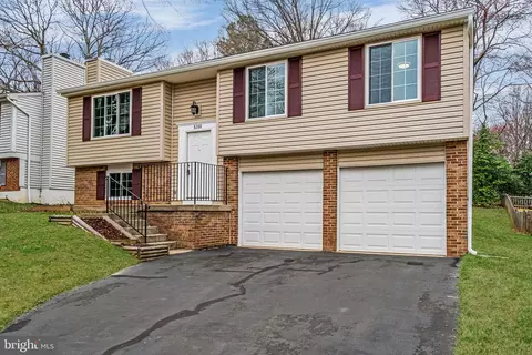 8288 Morning Dew Ct, Springfield, VA 22153