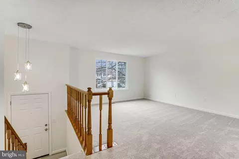 8288 Morning Dew Ct, Springfield, VA 22153 photo 5