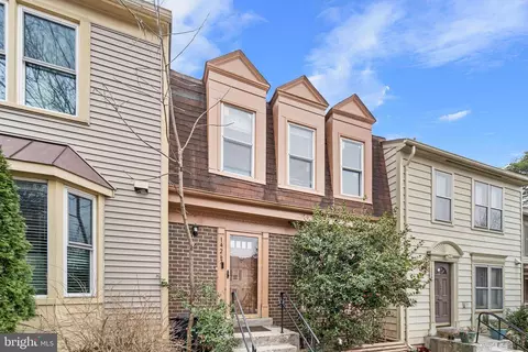14267 Heritage Crossing Ln, Centreville, VA 20120