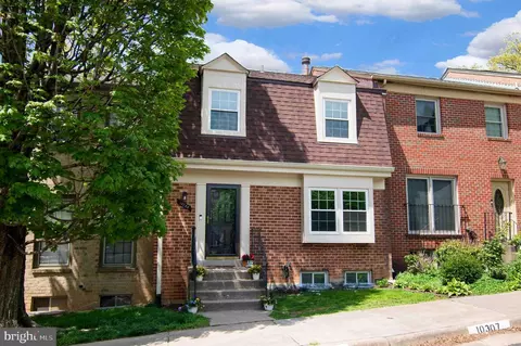 10288 Friendship Ct, Fairfax, VA 22032