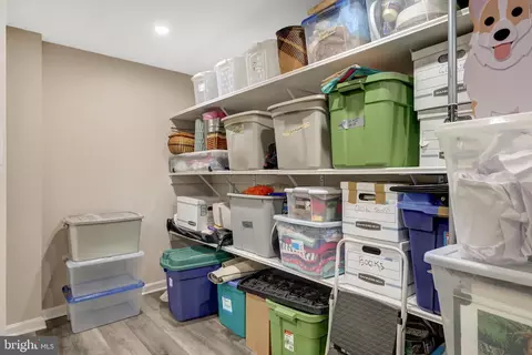 Entry Way - 11440 Hollow Timber Ct, Reston, VA 20194 photo 8 of 9