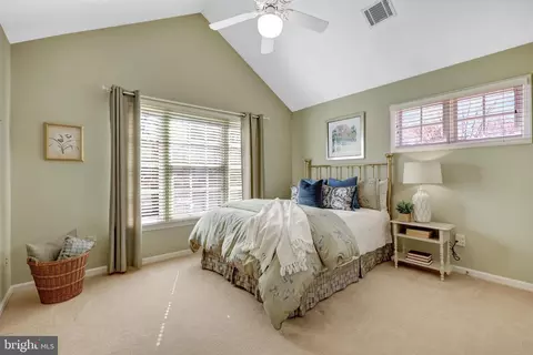 Bedroom - 11440 Hollow Timber Ct, Reston, VA 20194 photo 5 of 6