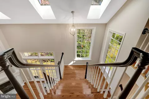 Entry Way - 11440 Hollow Timber Ct, Reston, VA 20194 photo 2 of 9