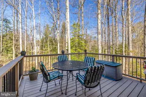 Exterior - 11440 Hollow Timber Ct, Reston, VA 20194 photo 2 of 12