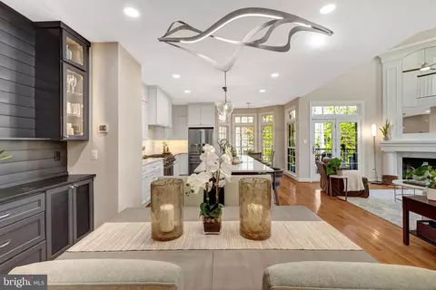 Dining - 11440 Hollow Timber Ct, Reston, VA 20194 photo 3 of 4