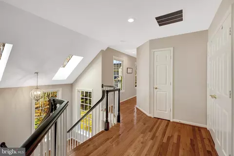 Entry Way - 11440 Hollow Timber Ct, Reston, VA 20194 photo 4 of 9