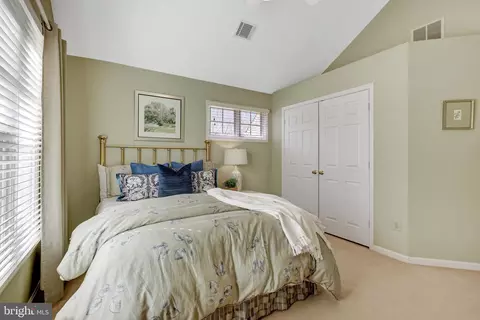 Bedroom - 11440 Hollow Timber Ct, Reston, VA 20194 photo 6 of 6