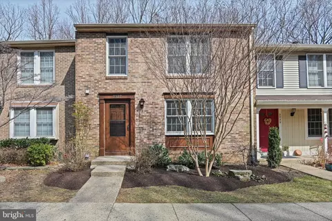 2327 Middle Creek Ln, Reston, VA 20191