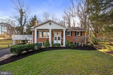 4425 Carrico Dr, Annandale, VA 22003
